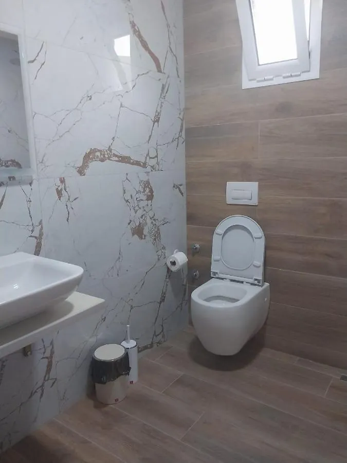 Apartment Lani Luxury Apartaments Qeparo