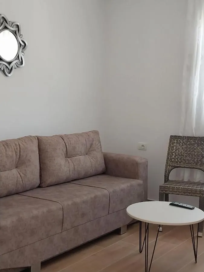 Apartment Lani Luxury Apartaments Qeparo