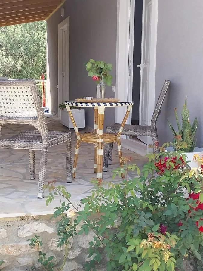 Lani Luxury Apartaments Qeparo 0*,